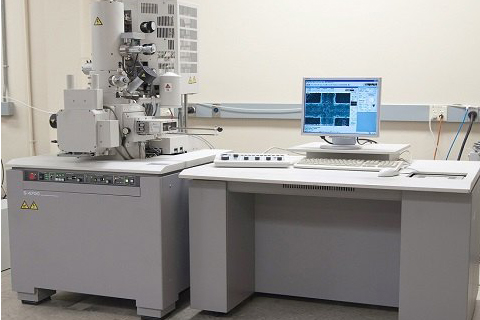 走査型電子顕微鏡(SEM)